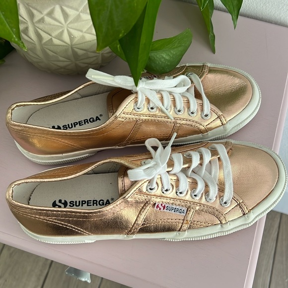 NWT Superga rose gold sneakers - Picture 3 of 7